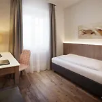 Schuedlbauer's Hotel-restaurant-bar 4*