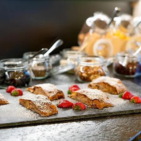 Schuedlbauer's Hotel-restaurant-bar 因河畔布劳瑙