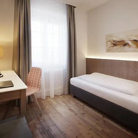 Schuedlbauer's Hotel-restaurant-bar 4*