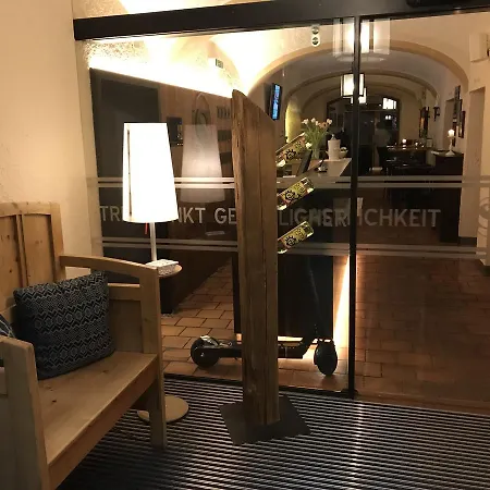 Schuedlbauer's Hotel-restaurant-bar Otel 4*