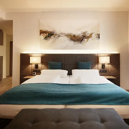 Schuedlbauer's Hotel-restaurant-bar 4*