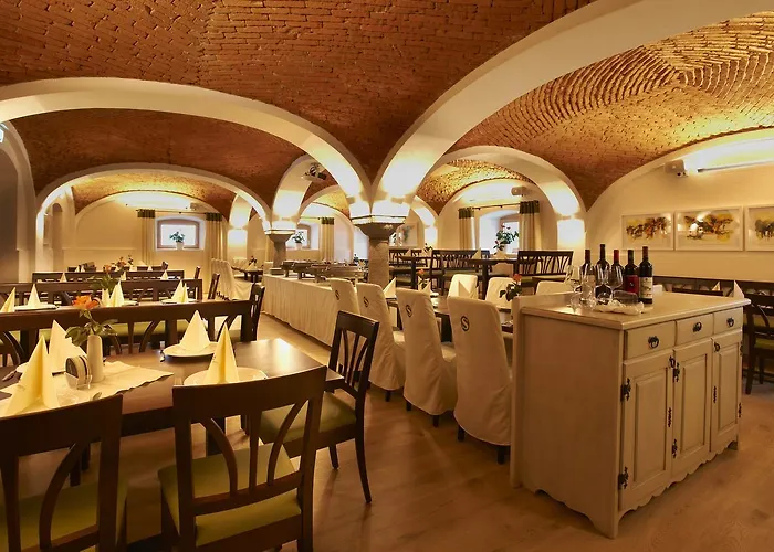 Schuedlbauer's Hotel-restaurant-bar מלון