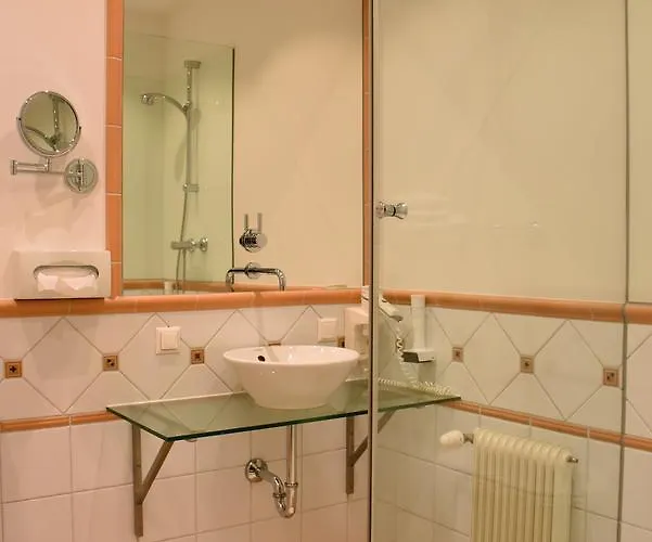 Schuedlbauer's Hotel-restaurant-bar מלון